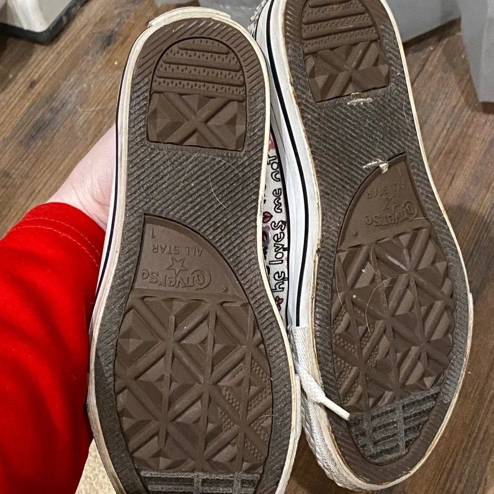 Kids Converse “Love Me Not”